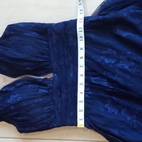 Elegant Navy Blue Lace Evening Gown - Picture 11 of 15